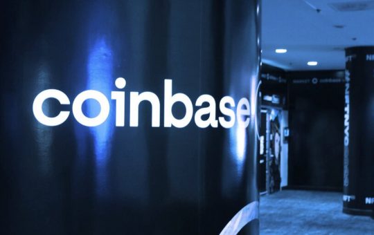 Coinbase Backs Grayscale’s Bitcoin ETF Lawsuit Against SEC