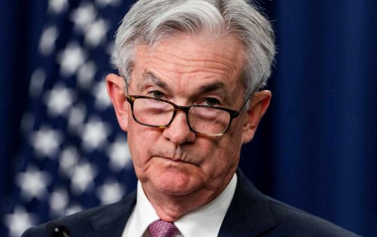 Fed Chair Powell Says 'Very Premature' to Pause Interest Rate Hikes — Economist Warns It Will Crash Economy