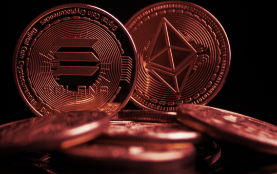 Bitcoin and Ethereum Flat in Final Week of 2022, Solana and Dogecoin Down Bad