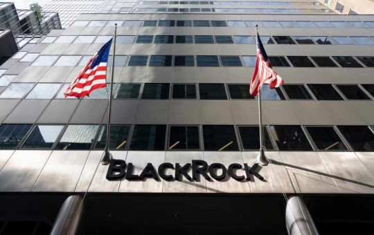 World’s Largest Asset Manager Blackrock Predicts No Fed Rate Cut This Year