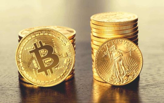 Bitcoin to Gold Correlation Surges Amid Banking Turmoil, Surpasses Stocks