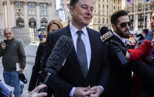 Elon Musk Calls Motion to Kick Tesla Attorneys Off Dogecoin Lawsuit an 'Insult'