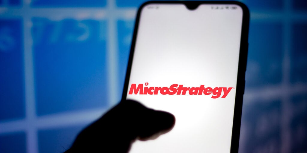 MicroStrategy Makes Profit, Reports $24 Million Bitcoin Impairment Charge in Q2